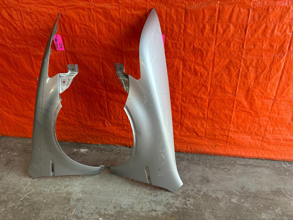 04 08 ACURA TL   LEFT AND RIGHT FENDERS   ROLLED   MIAMI LOCAL PICK UP ONLY! OEM2