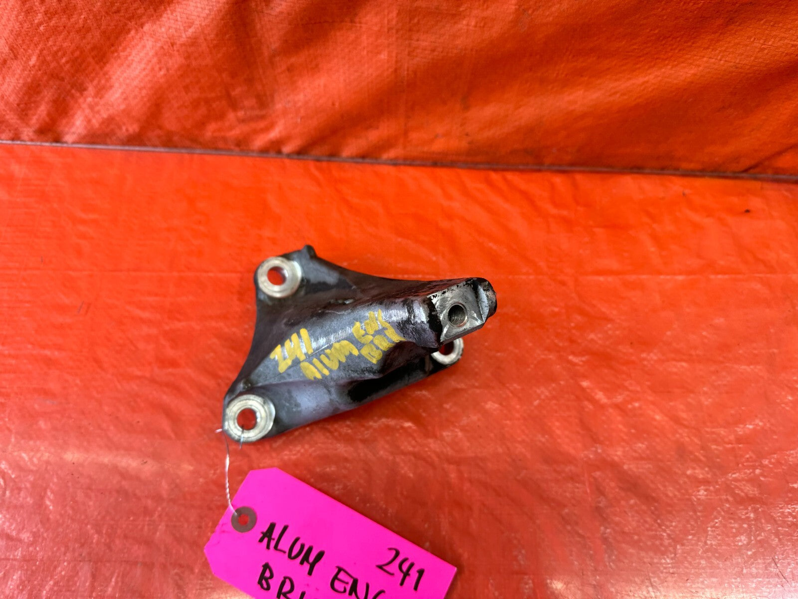 13 17 HONDA ACCORD   4 CYLINDER   FRONT ALUMINUM ENGINE BRACKET   OEM #2413
