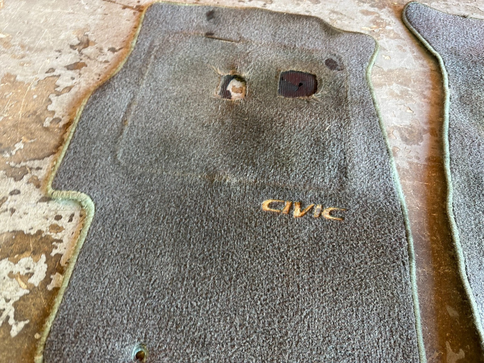96 00 HONDA CIVIC COUPE   FLOOR MAT SET   LEFT RIGHT FRONT WEAR   OEM #2216