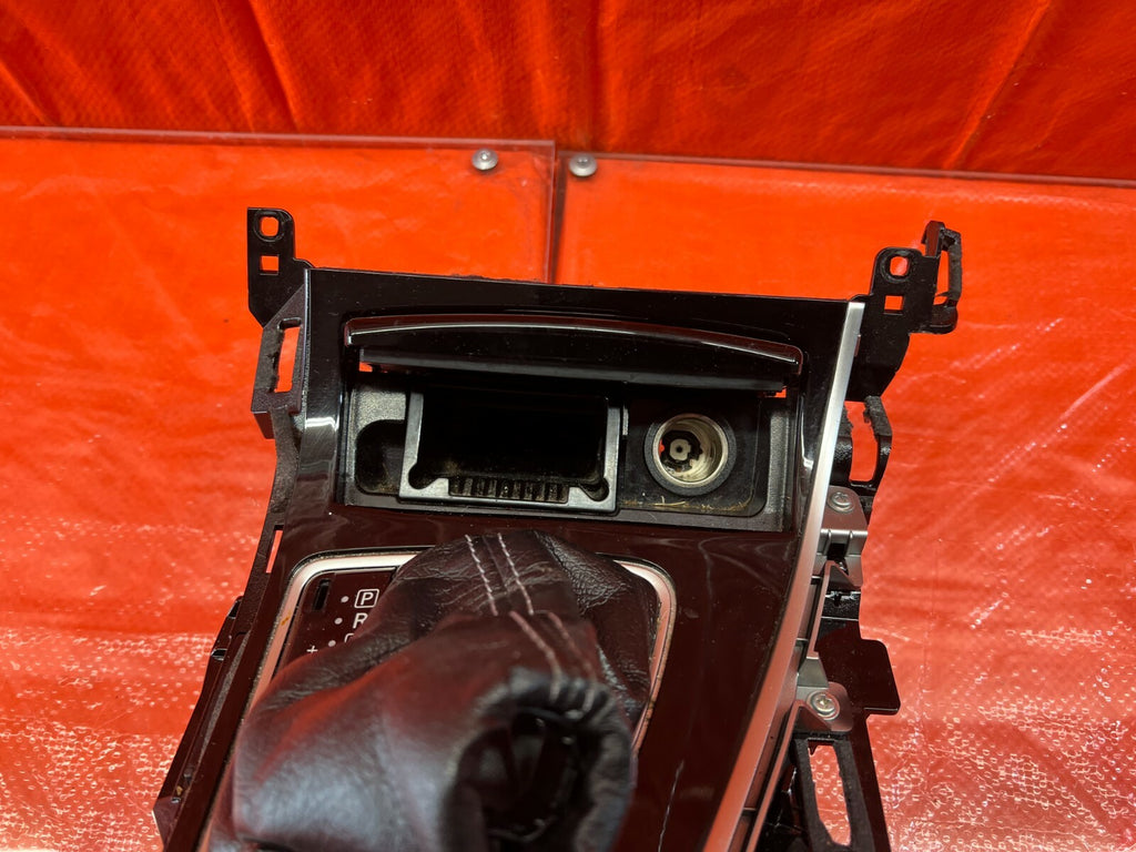 14 15 INFINITI Q50   W/ NAVIGATION    CENTER SHIFTER INDICATOR CONSOLE   OEM 1058