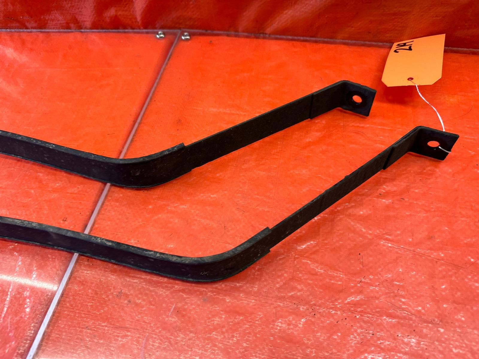 10 16 HYUNDAI GENESIS COUPE GASOLINE GAS FUEL TANK STRAP SET STRAPS SUPPORTS 2196