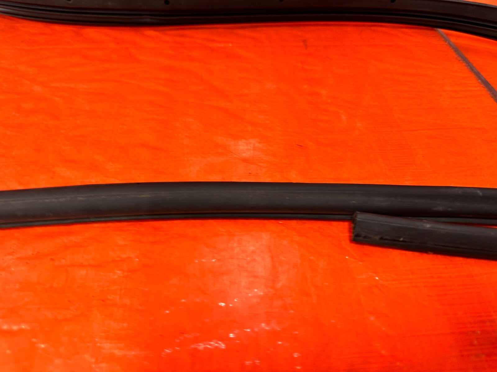04 08 ACURA TSX   LEFT REAR   DOOR TO CHASSIS WEATHER STRIP OPEN TRIM OEM #2913