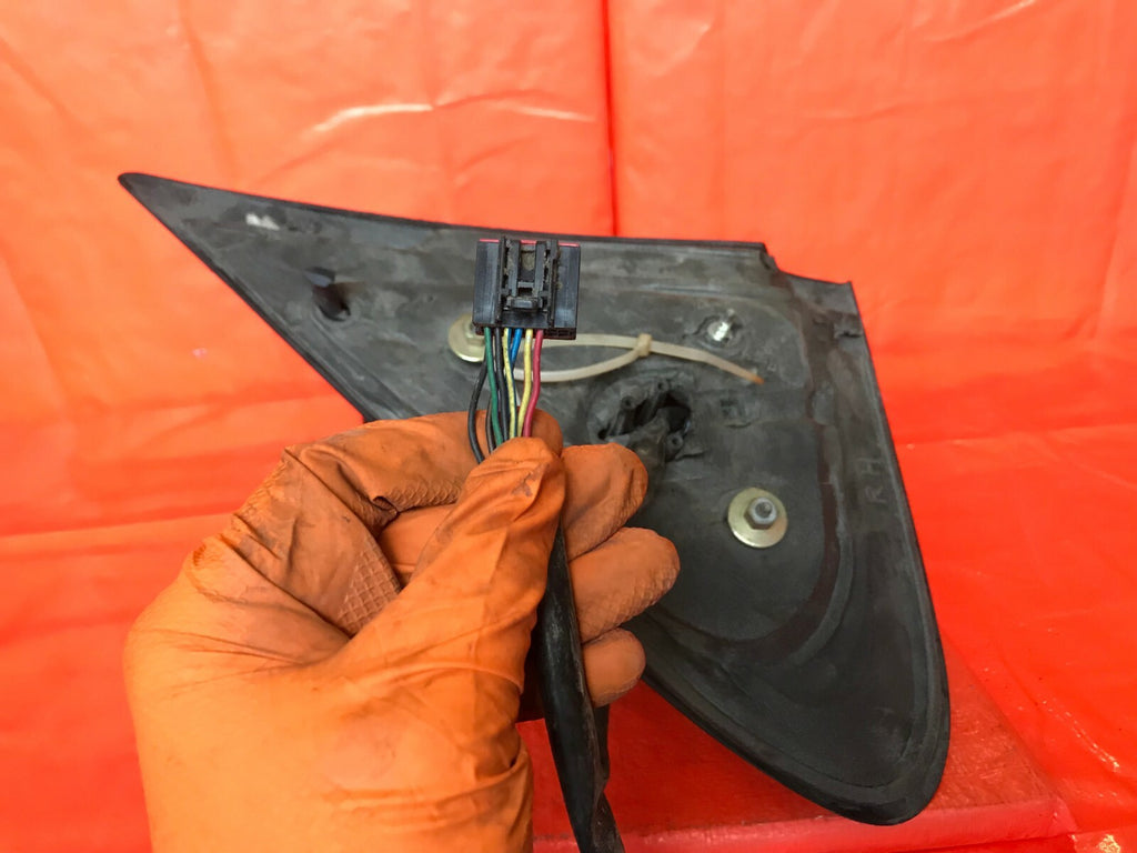 OEM 2004 FORD EXPEDITION PASSENGER RIGHT SIDE VIEW MIRROR   PUDDLE LIGHT   HEAT 5
