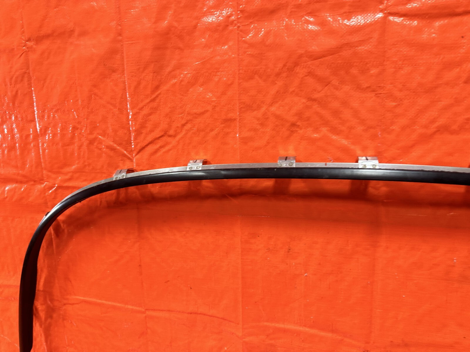 00 09 HONDA S2000   SOFT TOP MOLDING REAR RETAINER DRIP MOLDING BRACKET OEM 2906