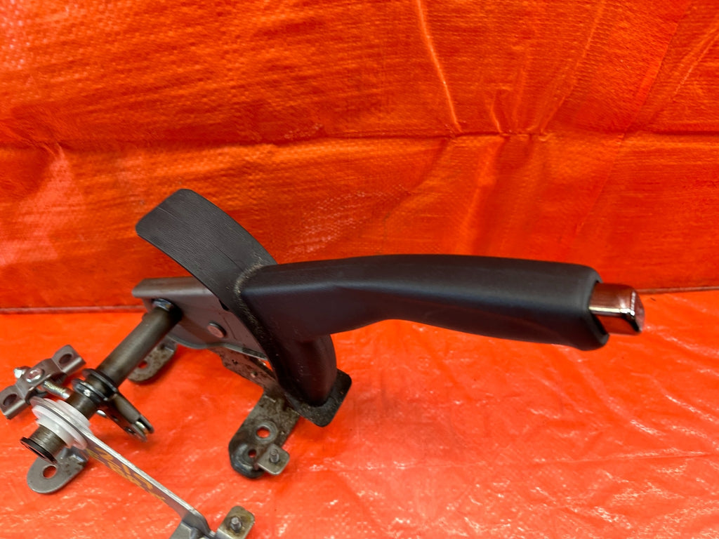 13 16 HYUNDAI GENESIS COUPE   LEATHER EMERGENCY PARKING BRAKE HANDLE OEM #21910