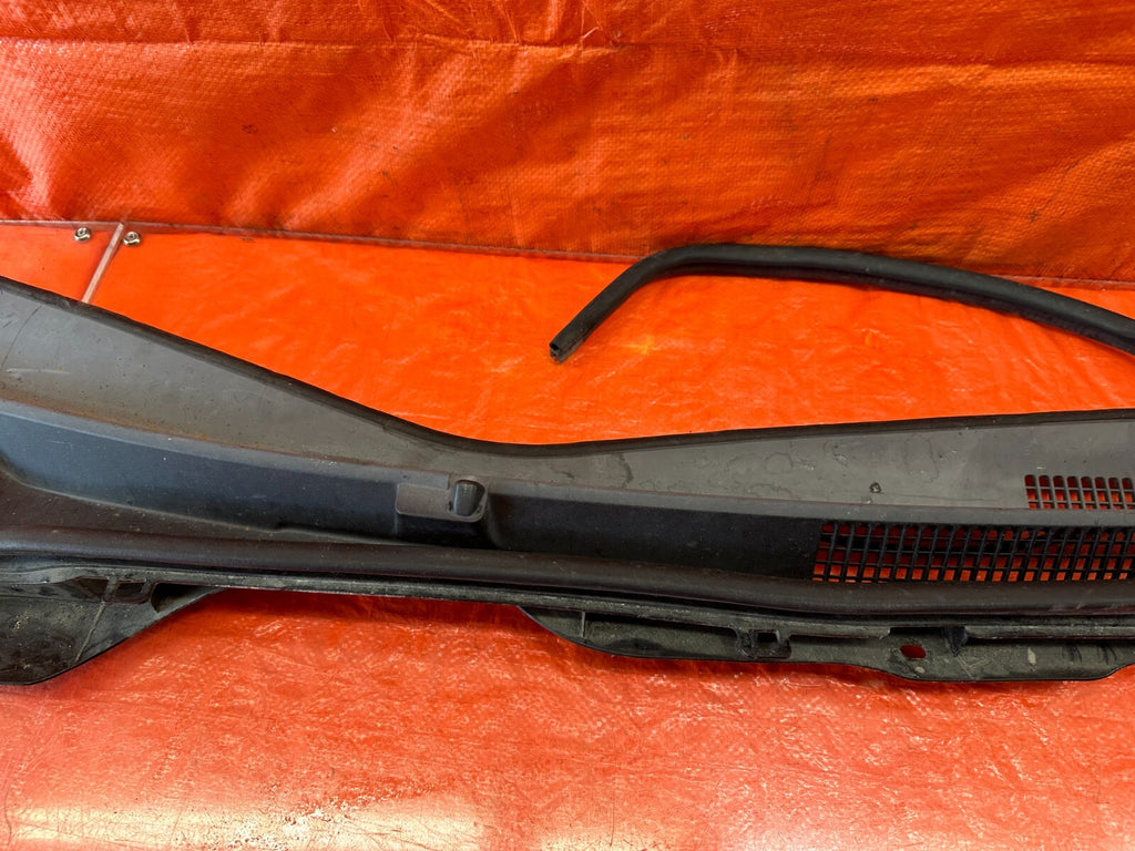 04 08 ACURA TL   WIPER COWL TRIM   PASSENGER RIGHT SIDE   OEM FACTORY #2344