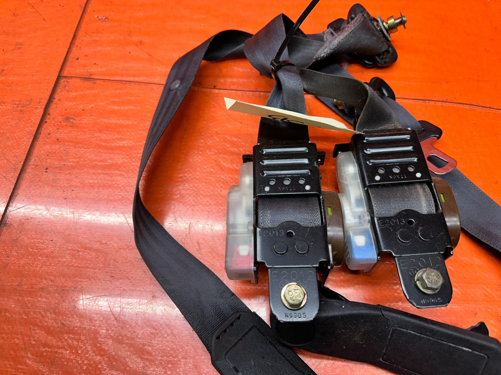 97 01 HONDA PRELUDE 2.2L DRIVER PASSENGER FRONT SEAT BELTS RETRACTOR OEM #33611