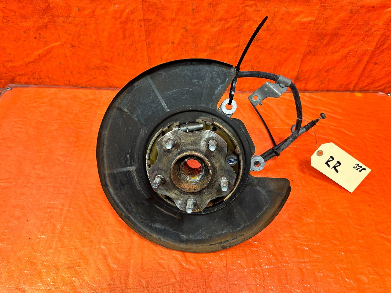 08 15 INFINITI G37 & Q60   SPORT ONLY   RIGHT REAR SPINDLE KNUCKLE HUB OEM #3280