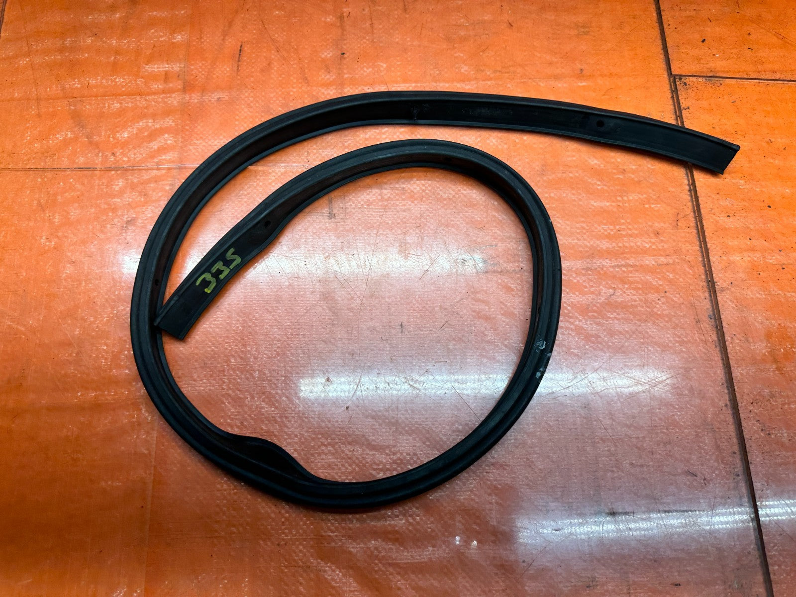 97 01 HONDA PRELUDE 2.2L DOOR SILL LOWER WEATHER STRIP RUBBER SEAL OEM #33618