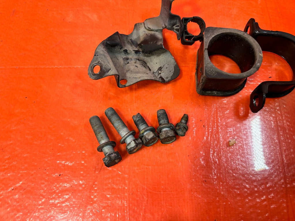 13 16 HYUNDAI GENESIS COUPE   POWER STEERING RACK MOUNTING BRACKET BRACE OEM 3262