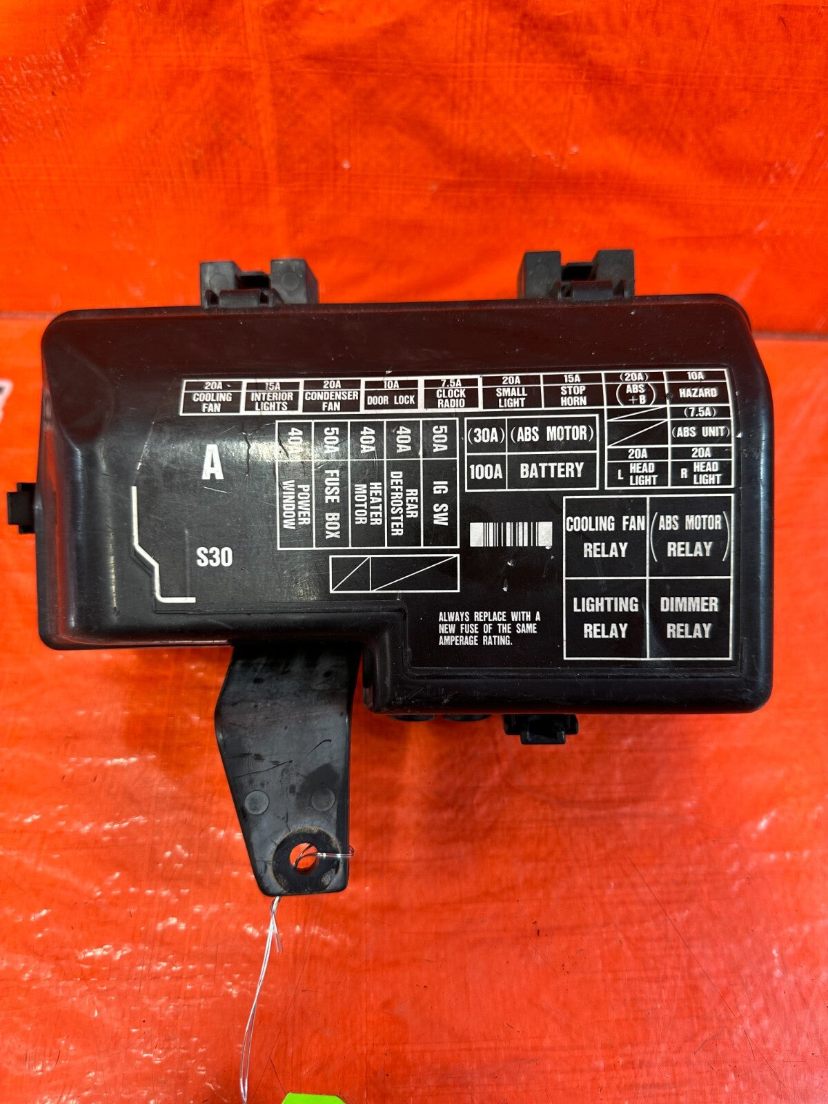 97 98 HONDA PRELUDE BASE & SH EXTERIOR UNDER HOOD ENGINE BAY FUSE BOX   OEM #2591
