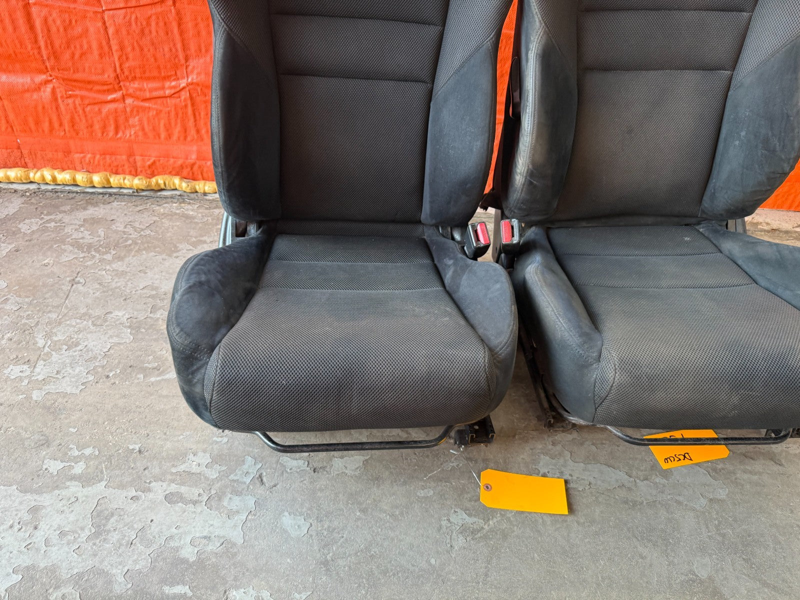 02 06 ACURA RSX   BLACK SUEDE FRONT CLOTH SEATS   LEFT AND RIGHT OEM FACOTRY OE6