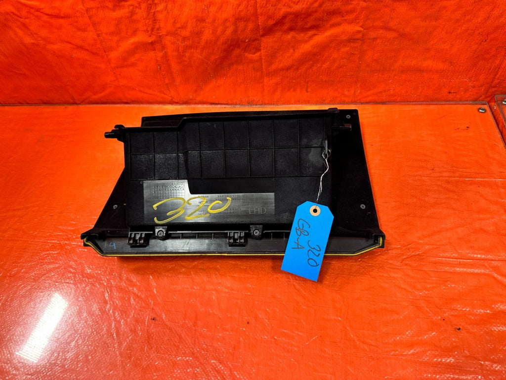 08 13 INFINITI G37 COUPE 2D   GLOVE BOX ASSEMBLY   BLACK COLOR   OEM 32011