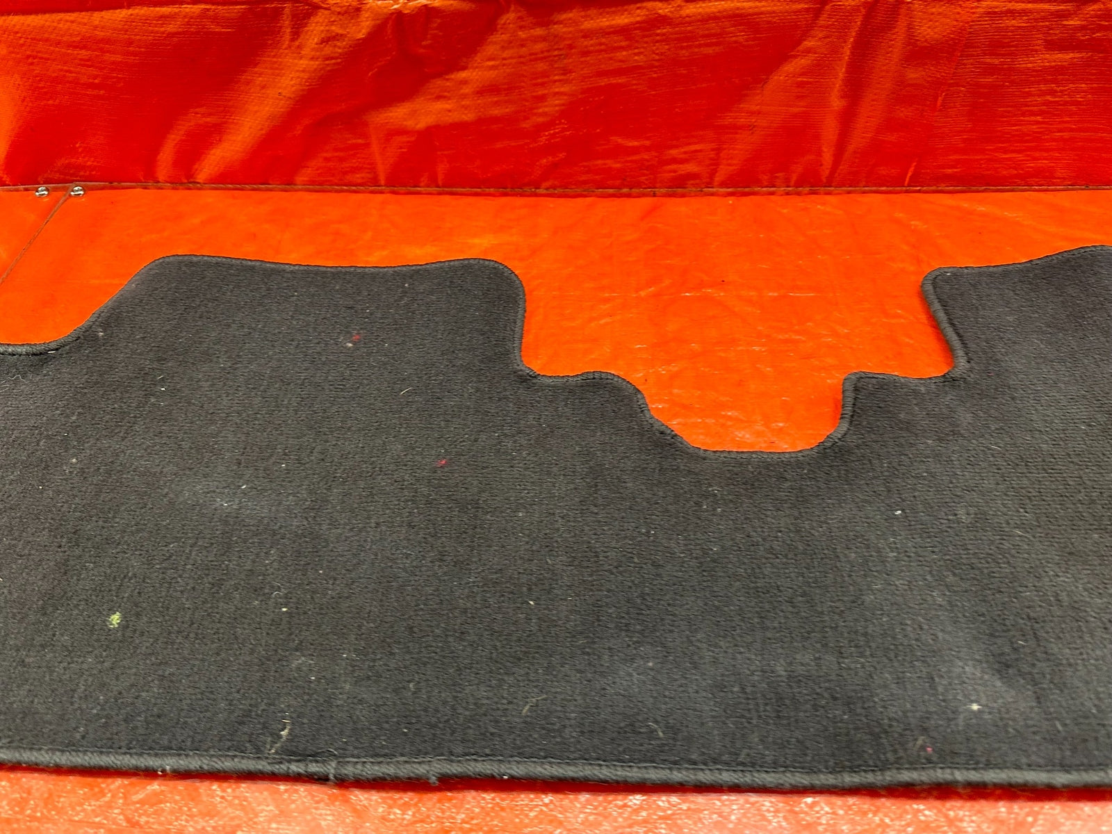 02 05 HONDA CIVIC SI EP3 HATCHBACK   REAR FLOOR MAT CARPET RUG   OEM FACTORY 2137