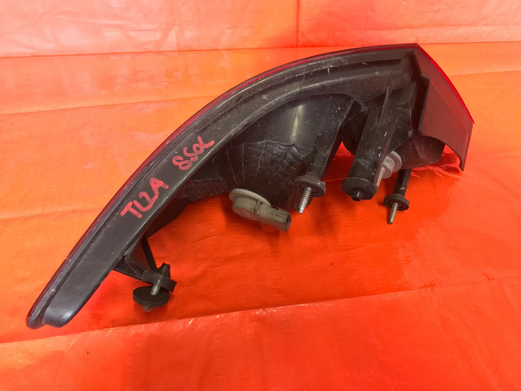 OEM 2007 2008 SEBRING   SEDAN   PASSENGER RIGHT OUTER TAIL LIGHT LAMP 07 087