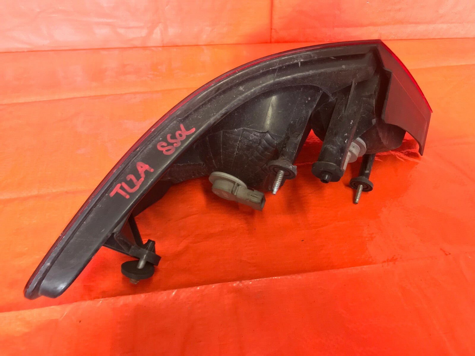 OEM 2007 2008 SEBRING   SEDAN   PASSENGER RIGHT OUTER TAIL LIGHT LAMP 07 087