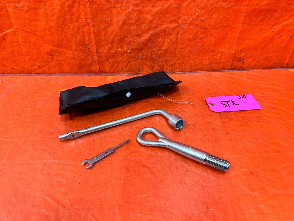 09 15 INFINITI G37 CONVERTIBLE   SPARE TIRE TOOL KIT   OEM #3100