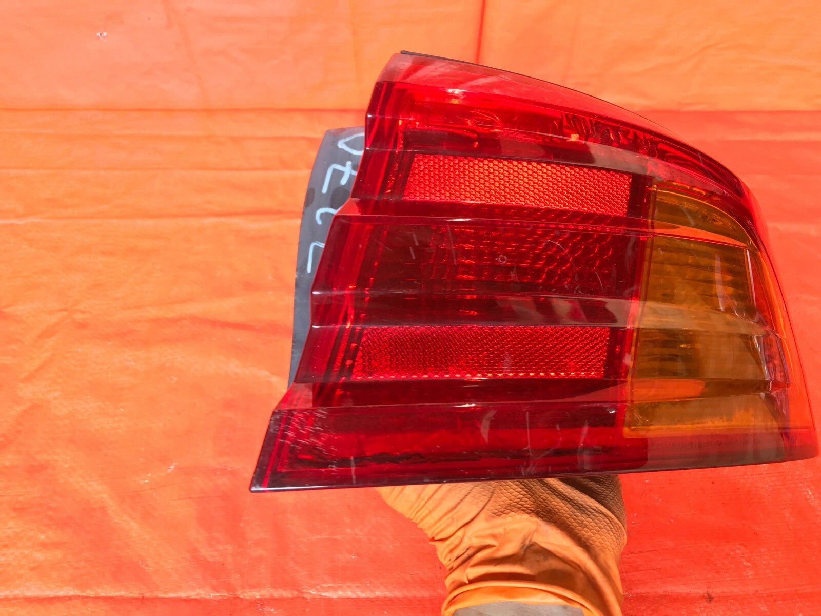 OEM 2001 2002 01 02 KIA OPTIMA PASSENGER RIGHT OUTER TAIL LIGHT LAMP 1