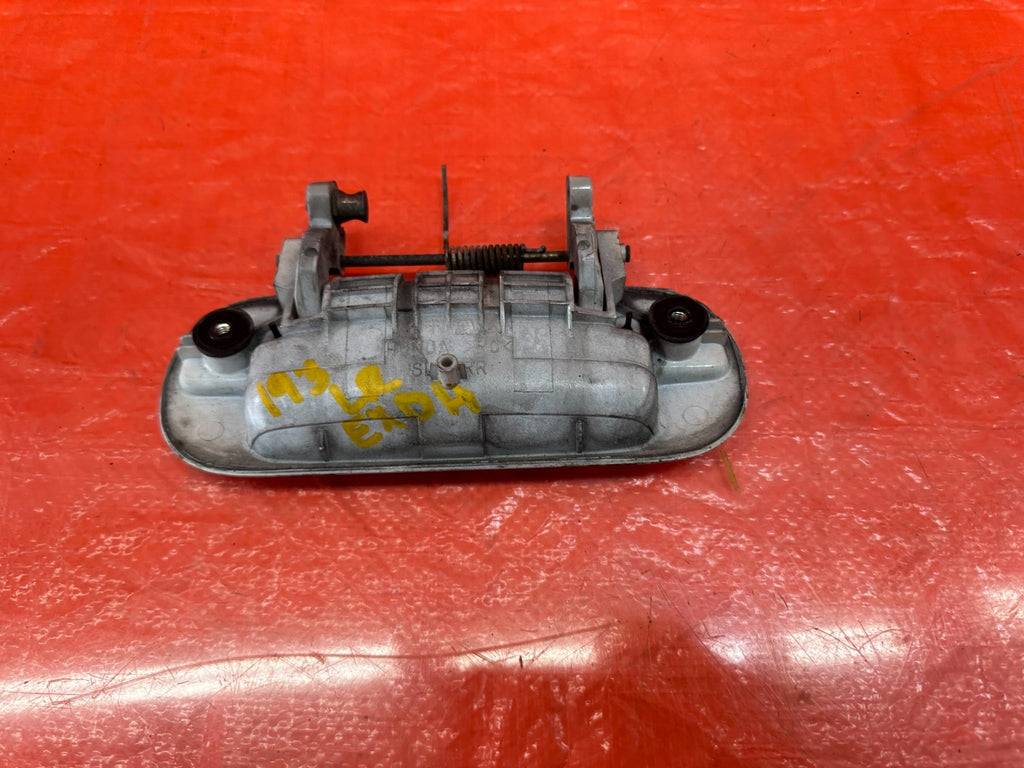 95 98 HONDA ODYSSEY   DRIVER LEFT REAR EXTERIOR DOOR HANDLE   WHITE   OEM #1937