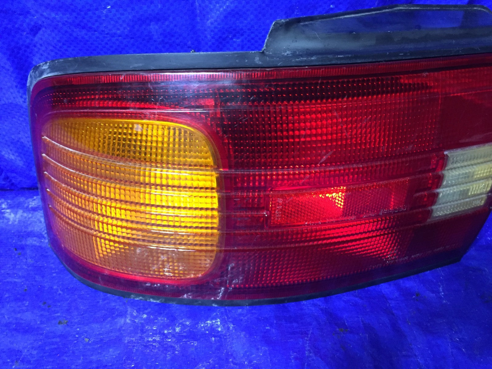 OEM 1992 1993 1994 1995 MAZDA PROTEGE DRIVER LEFT TAIL LIGHT PART # 220 616002