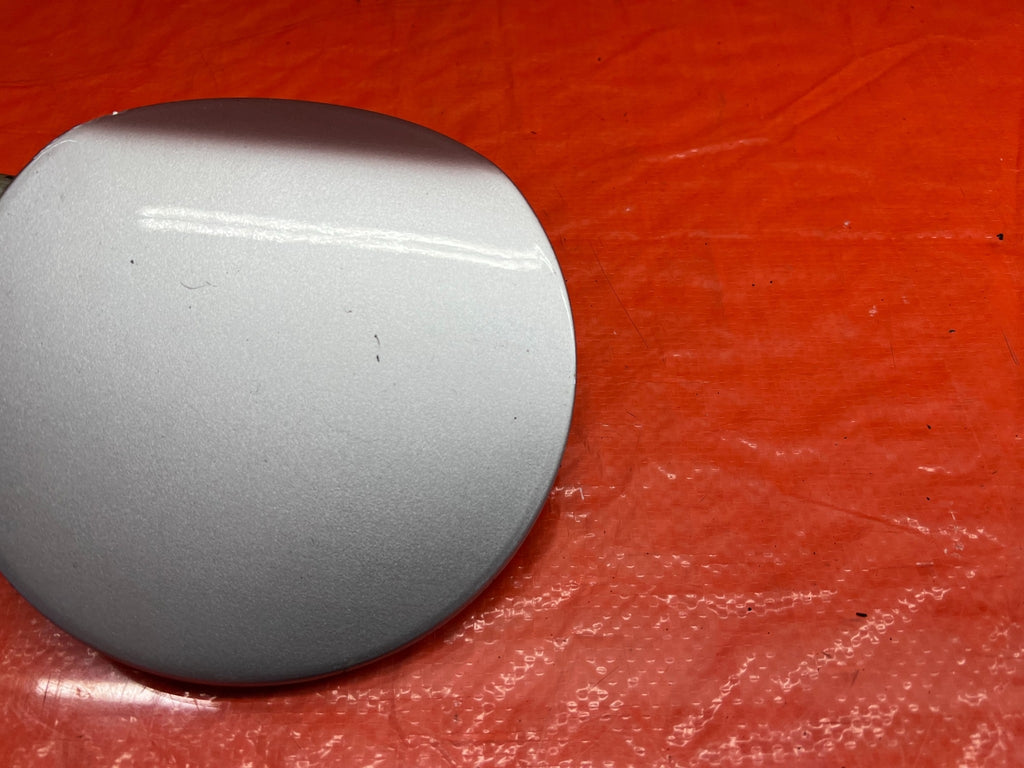 06 11 CIVIC 2D COUPE   FUEL LID / GAS CAP COVER SILVER COLOR   OEM #1633