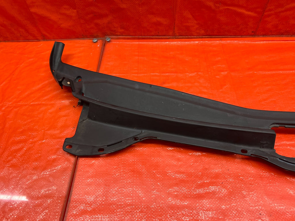 98 02 HONDA ACCORD   WINDSHIELD WIPER COWL TRIM PLASTIC   OEM FACTORY #1678