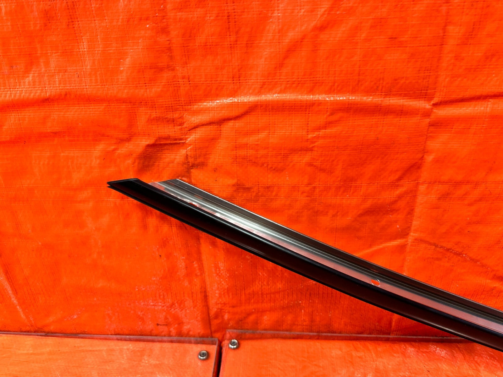 13 20 SUBARU BRZ   PASSENGER RIGHT UPPER A PILLAR WEATHER STRIP BRACKET OEM #2925