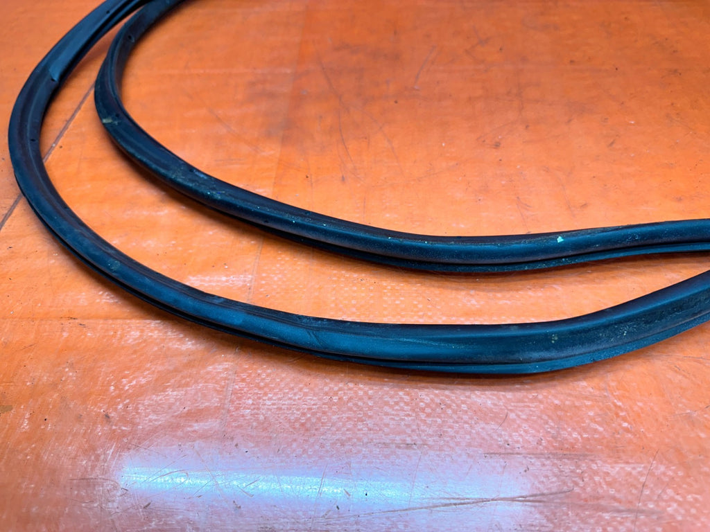 92 95 HONDA CIVIC 2D   PASSENGER RIGHT DOOR WEATHERSTRIP RUBBER SEAL   OEM #33310