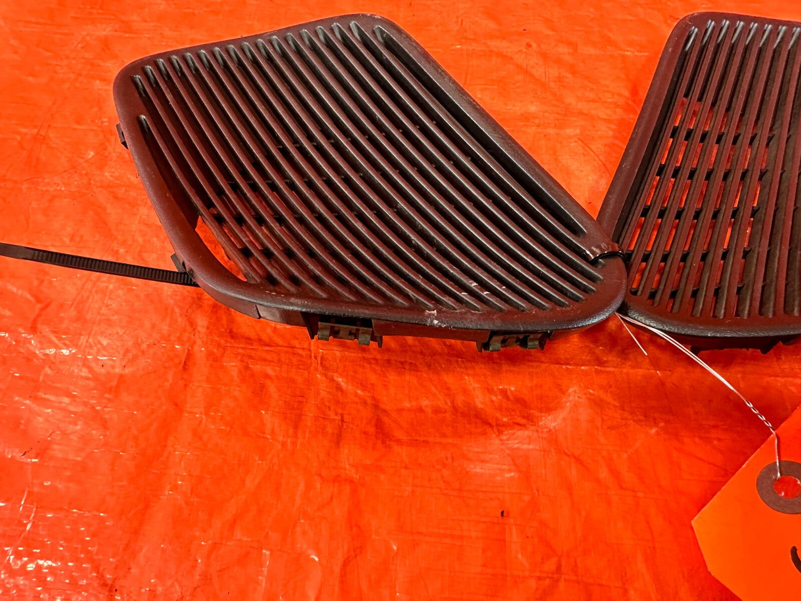 94 01 ACURA INTEGRA 2D REAR SPEAKER COVER TRIM PLASTIC LEFT & RIGHT BLACK OEM 811