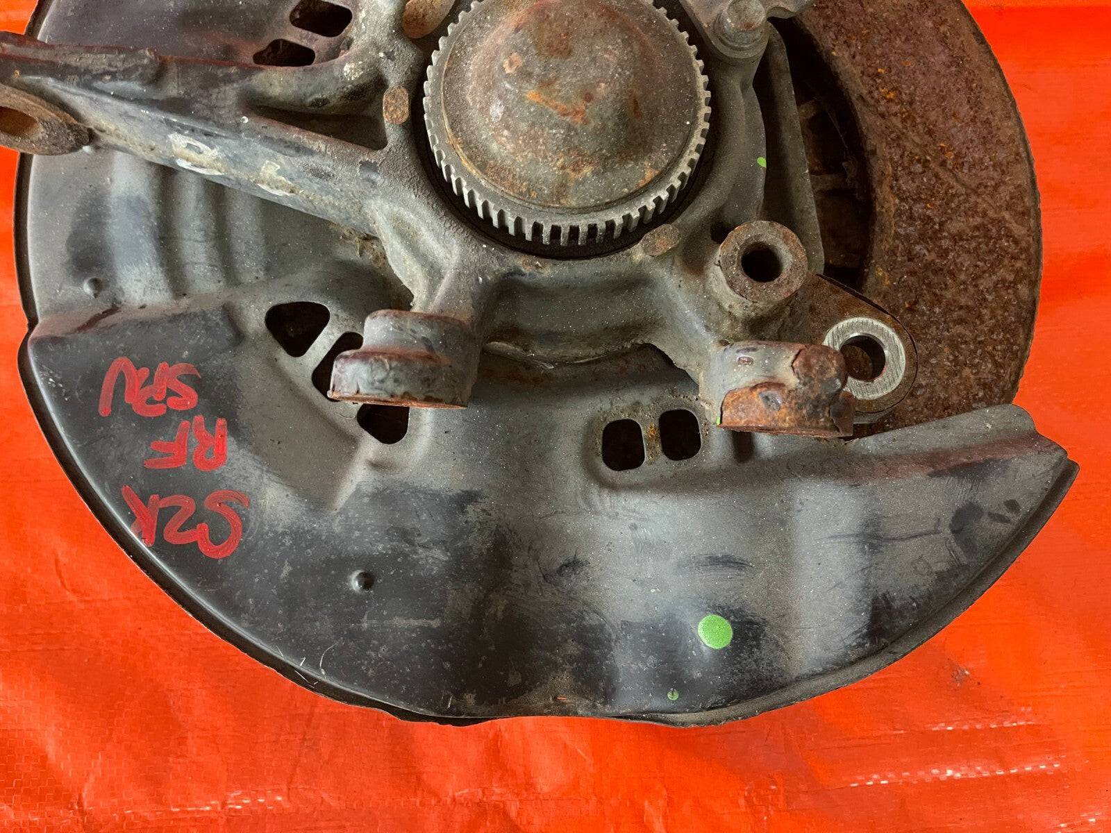 00 09 HONDA S2000 AP1 AP2   PASSENGER RIGHT FRONT SPINDLE KNUCKLE HUB   OEM OE7
