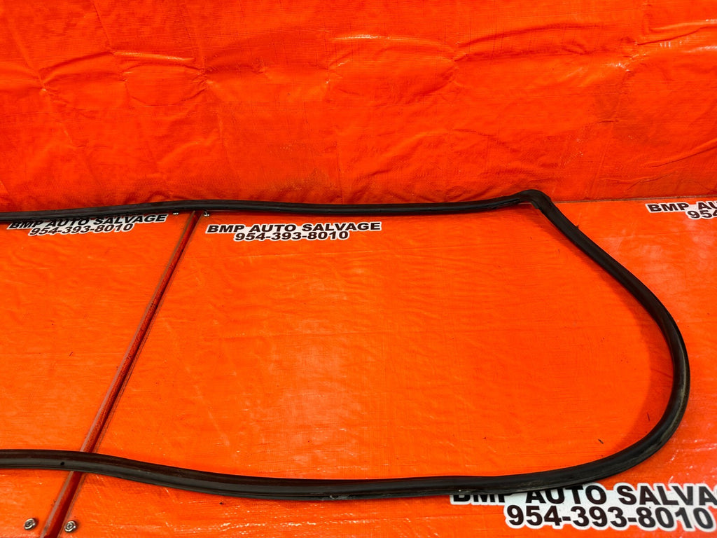 02 06 ACURA RSX   PASSENGER RIGHT FRONT   WEATHER STRIP TRIM SEAL GASKET OEM 2542
