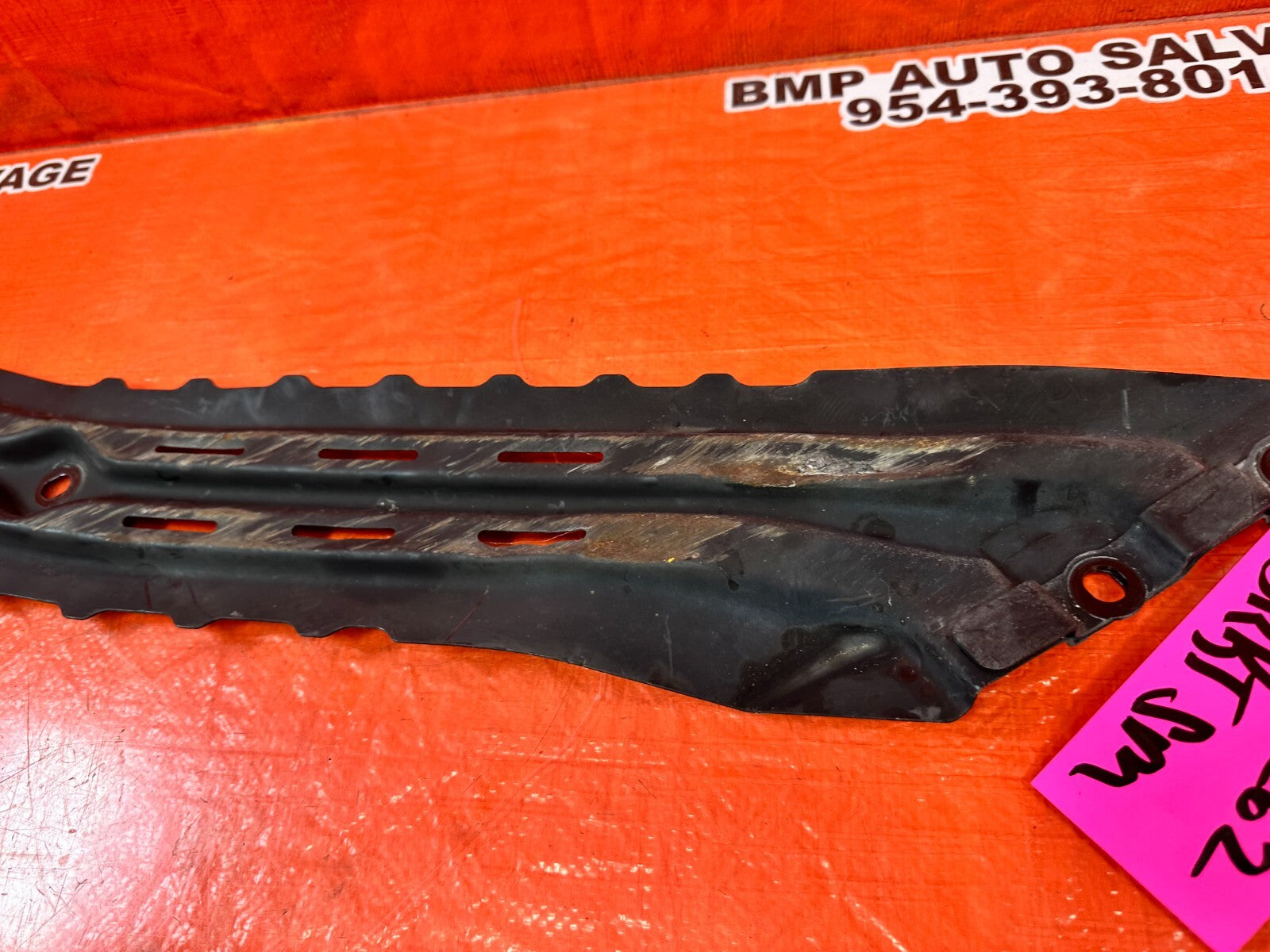 2004 04 NISSAN 350Z   DRIVER LEFT FRONT SUBFRAME BRACKET BRACE   OEM #2625