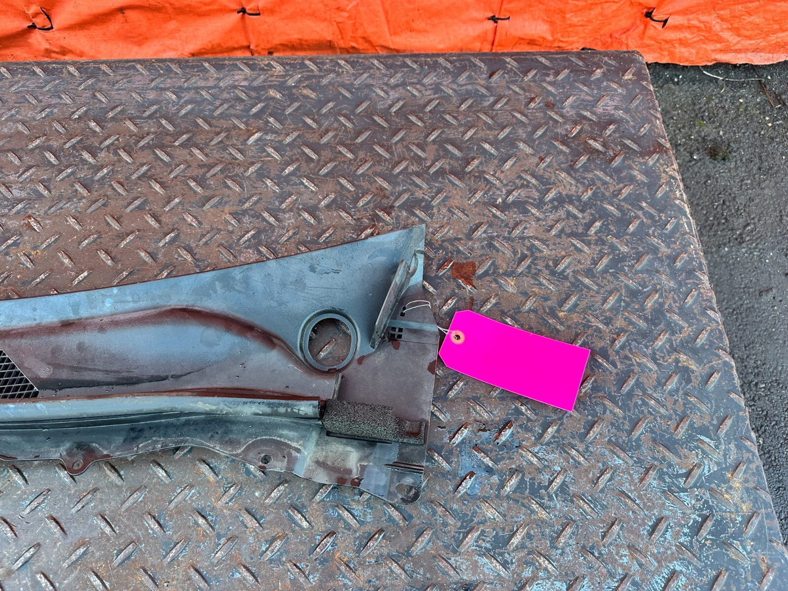 08 15 INFINITI G37 & Q60   2D COUPE   WIPER COWL TRIM   LEFT SIDE   OEM #2784