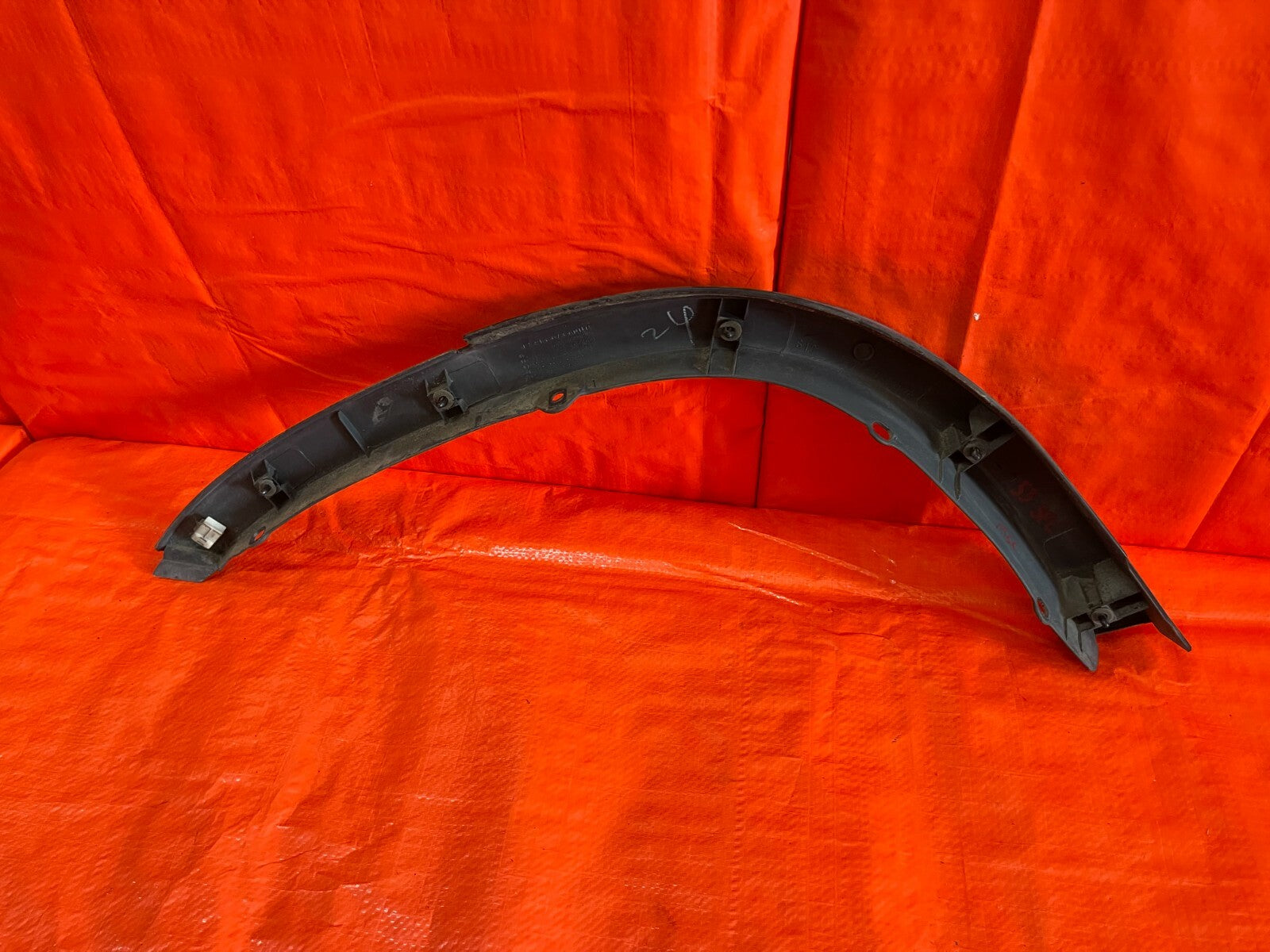 97 01 HONDA CR V CRV   DRIVER LEFT REAR   OVER FENDER TRIM PLASTIC   OEM OE7
