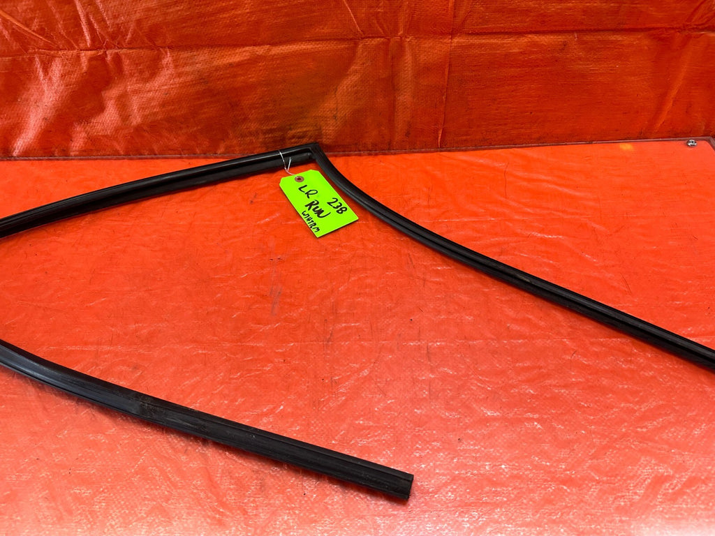 09 13 INFINITI  G37 SEDAN   DRIVER LEFT REAR WINDOW GLASS RUN CHANNEL   OEM #2383