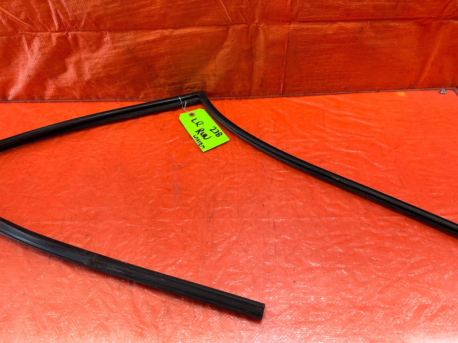 09 13 INFINITI  G37 SEDAN   DRIVER LEFT REAR WINDOW GLASS RUN CHANNEL   OEM #2383
