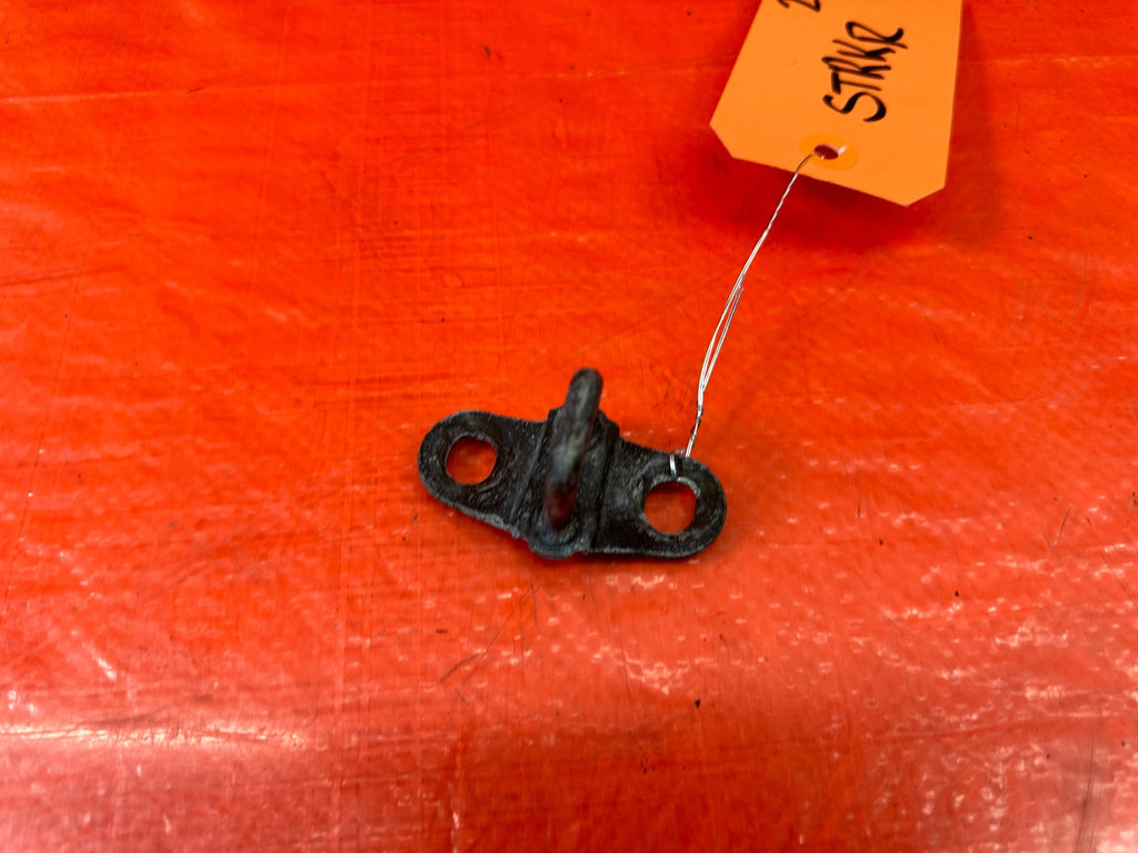 97 01 HONDA PRELUDE   TRUNK STRIKER HOOK LATCH LOCK   OEM FACTORY #2104