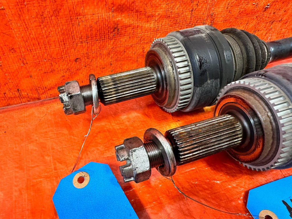 12 14 HYUNDAI GENESIS COUPE BK2 2.0L   LEFT AND RIGHT  AXLES DRIVESHAFTS OEM 3258