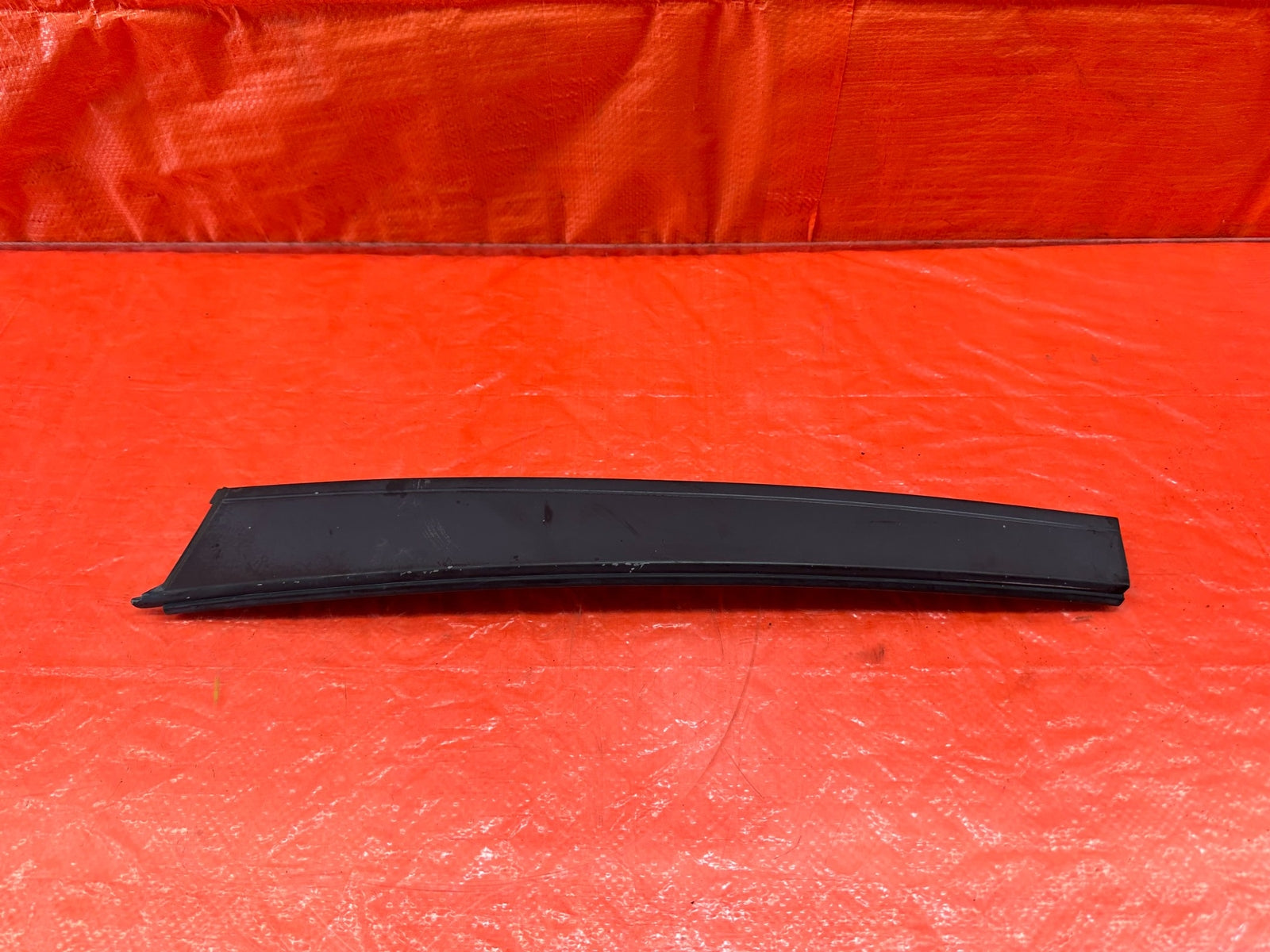 95 98 HONDA ODYSSEY   PASSENGER RIGHT REAR DOOR SASH TRIM   OEM FACTORY #1930