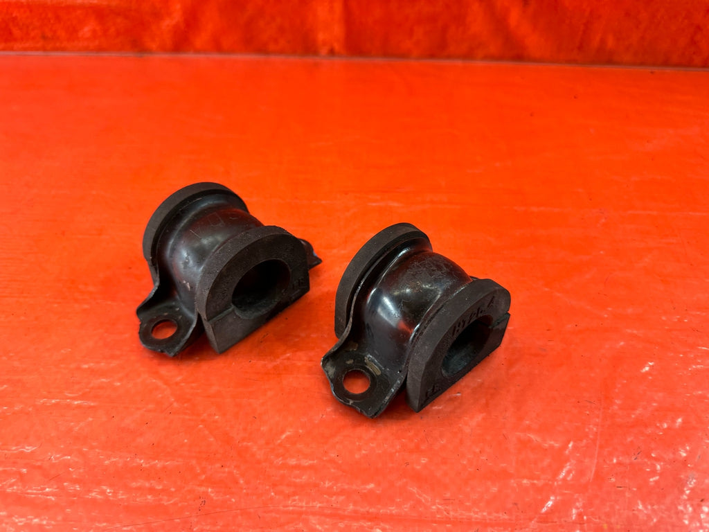 04 08 ACURA TSX   FRONT SWAY BAR BUSHINGS AND BRACKETS   OEM FACTORY #19610