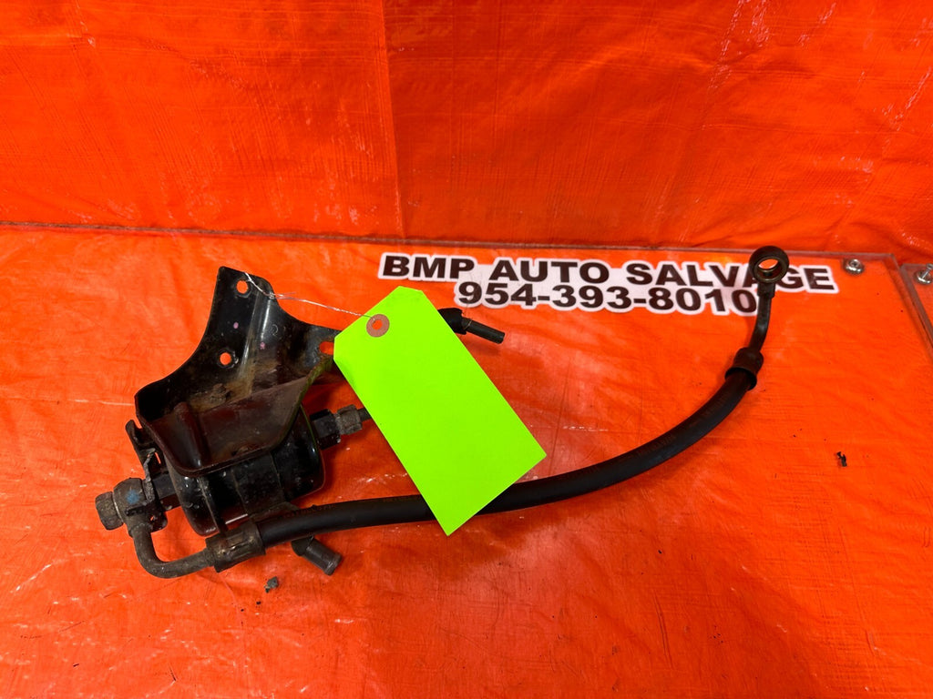 94 01 ACURA INTEGRA   FUEL FILTER MOUNTING BRACKET W/ FILTER FACTORY OEM 2465
