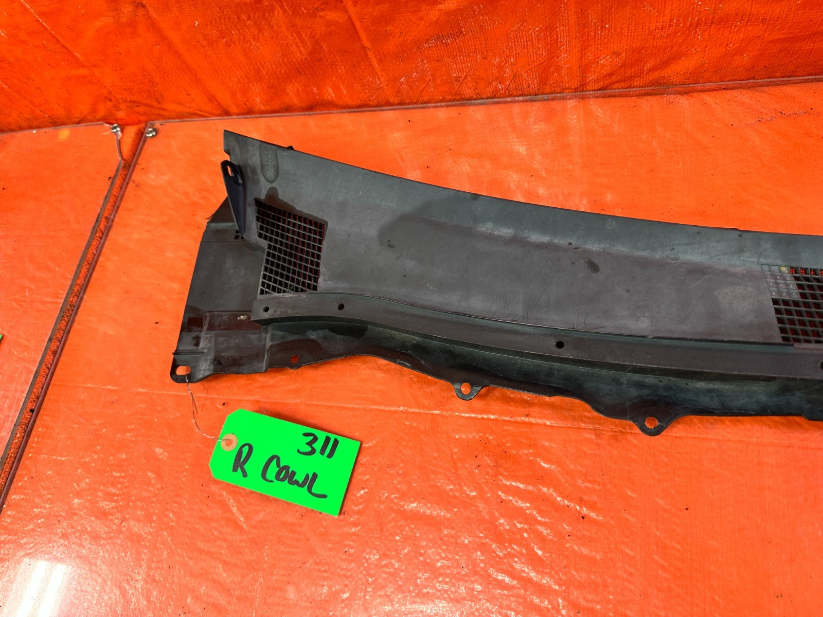 08 15 INFINITI G37 & Q60    2D COUPE   PASSENGER RIGHT WIPER COWL TRIM OEM #3114