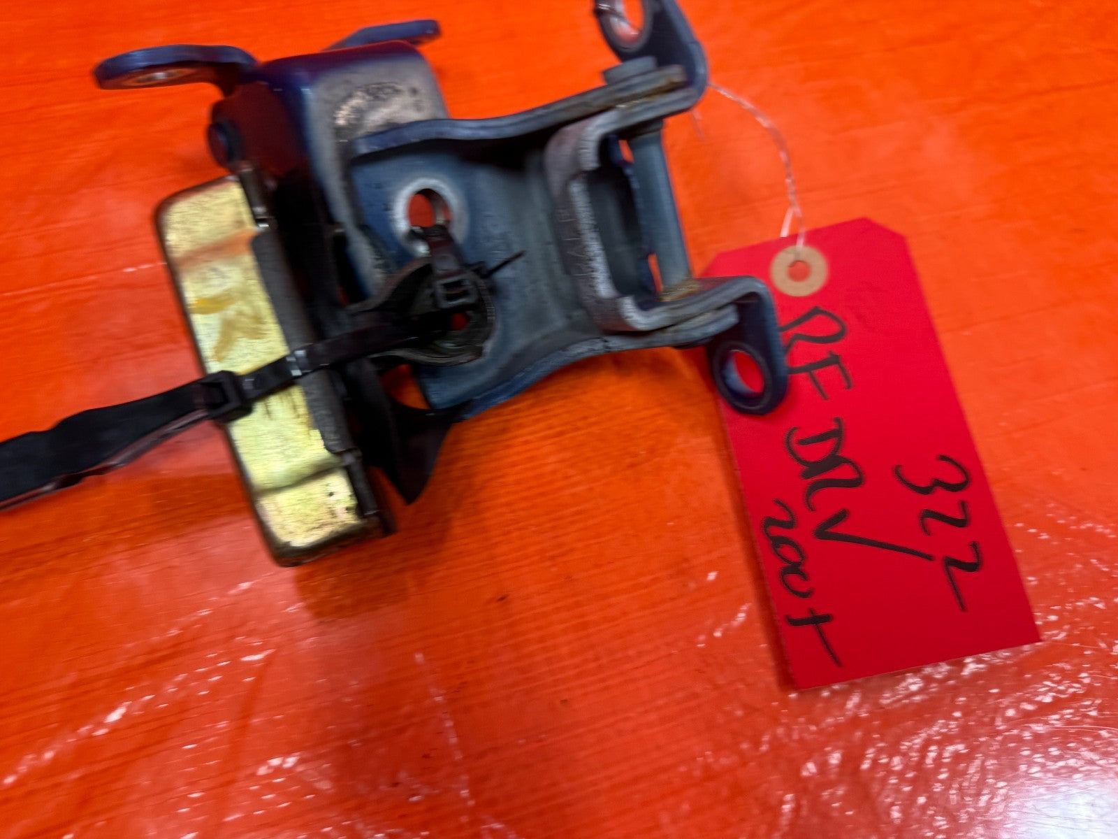 04 08 ACURA TSX   PASSENGER RIGHT FRONT DOOR HINGE SET UPPER LOWER & STOPPER6