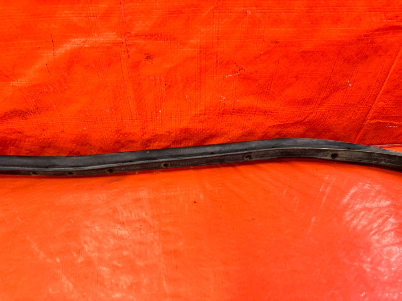10 16 HYUNDAI GENESIS COUPE   DRIVER LEFT DOOR WEATHER STRIP RUBBER SEAL GASKET3