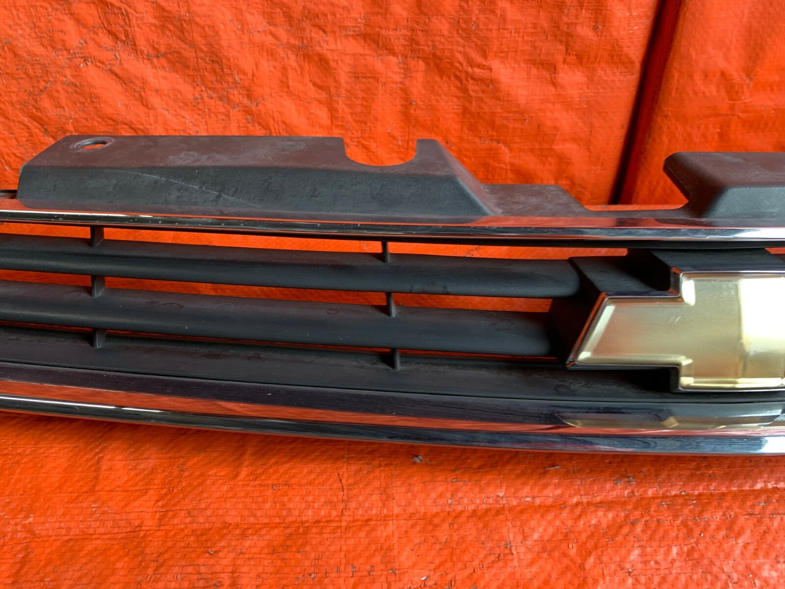 OEM 2006 2007 CHEVROLET CHEVY IMPALA FRONT UPPER GRILLE ASSEMBLY 103337097