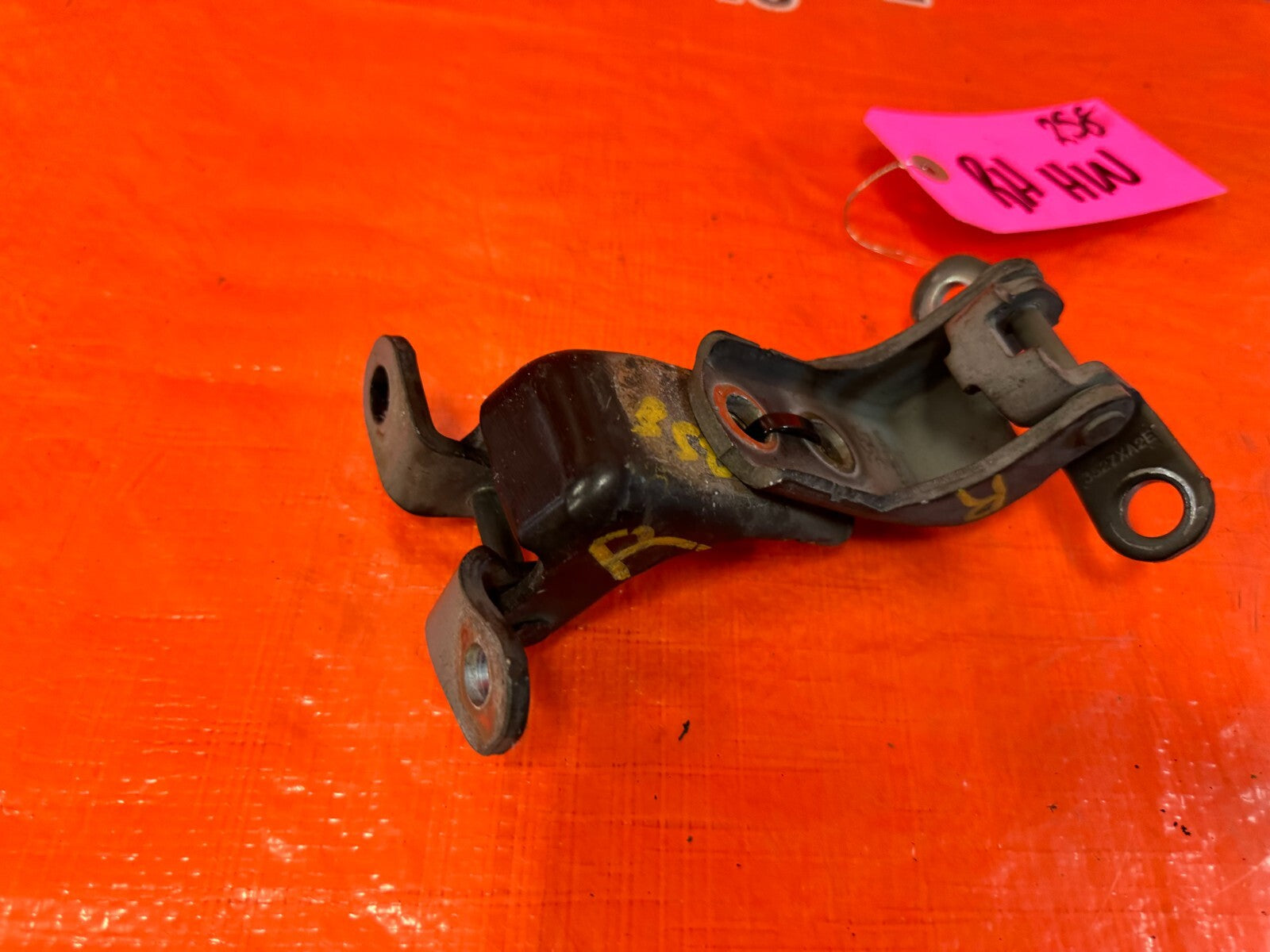 02 05 HONDA CIVIC SI EP3 HATCHBACK DOOR HINGE SET UPPER & LOWER RIGHT  OEM 2581