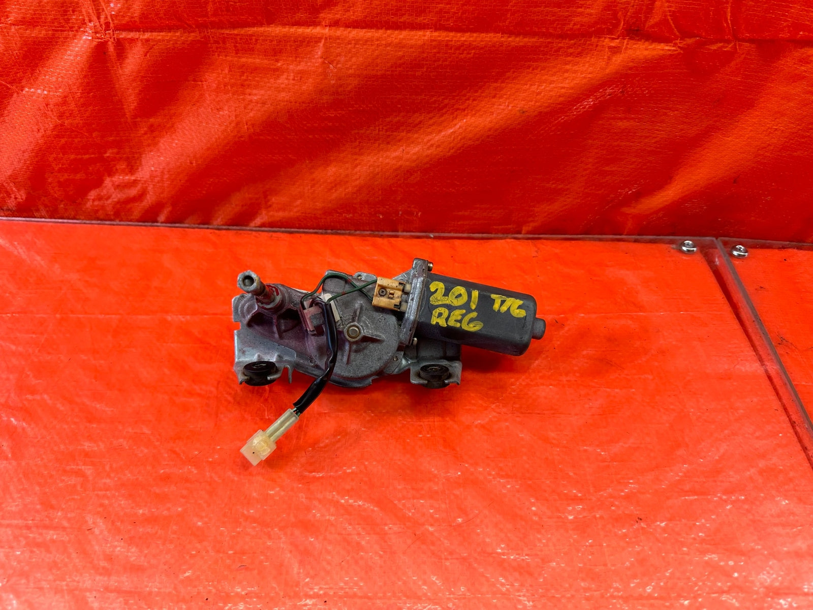 96 00 HONDA CIVIC   HATCHBACK   REAR HATCH TAIL GATE WIPER MOTOR   OEM #2000