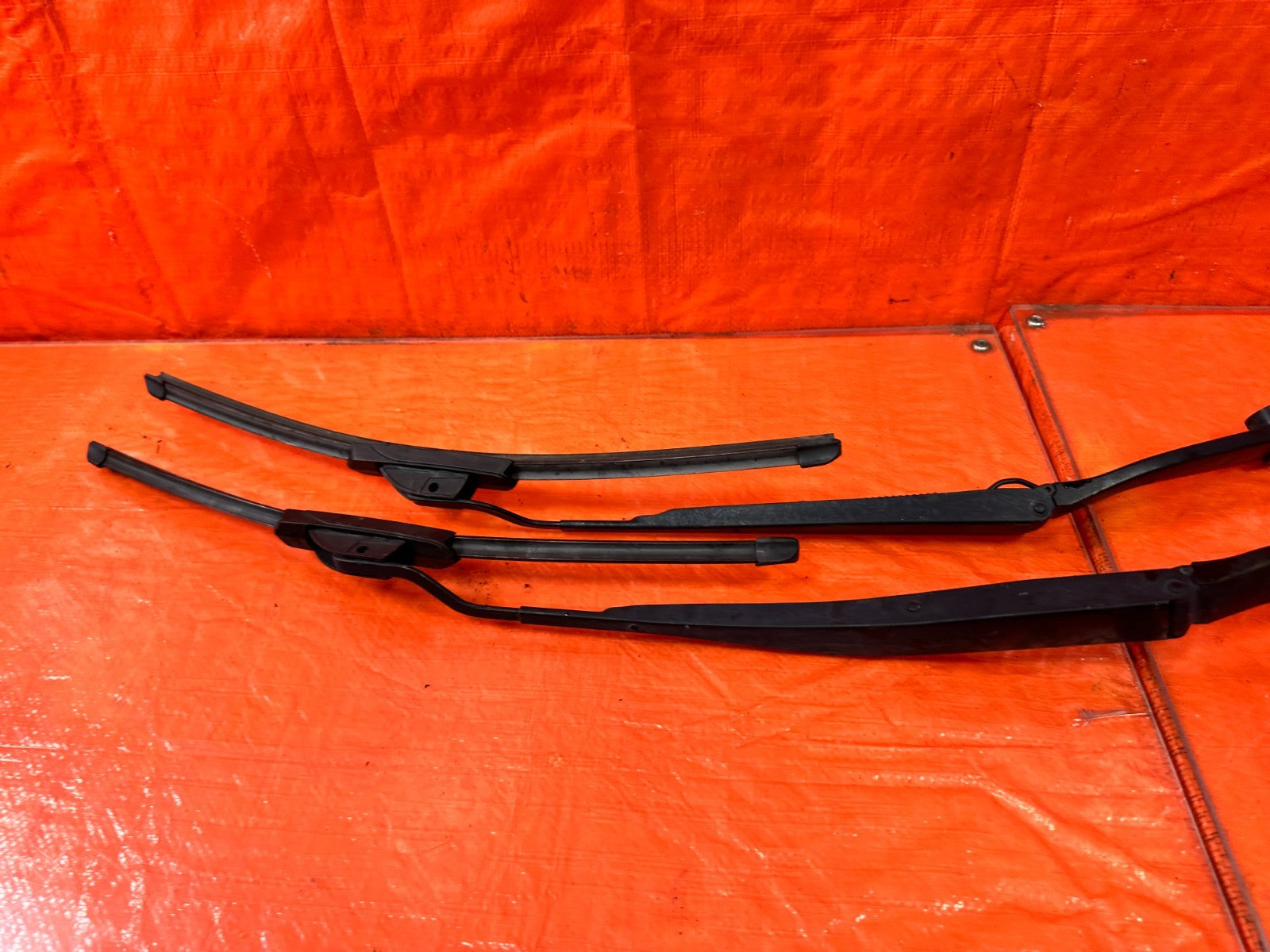 13 16 HYUNDAI GENESIS COUPE   LEFT & RIGHT WINDSHIELD WIPER ARMS   OEM #3025