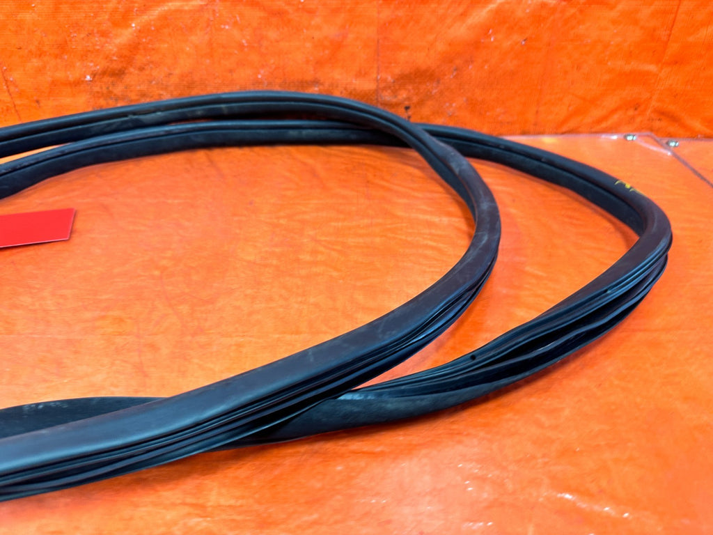 09 14 ACURA TSX   PASSENGER RIGHT FRONT DOOR TO CHASSIS OPEN TRIM SEAL OEM 3057
