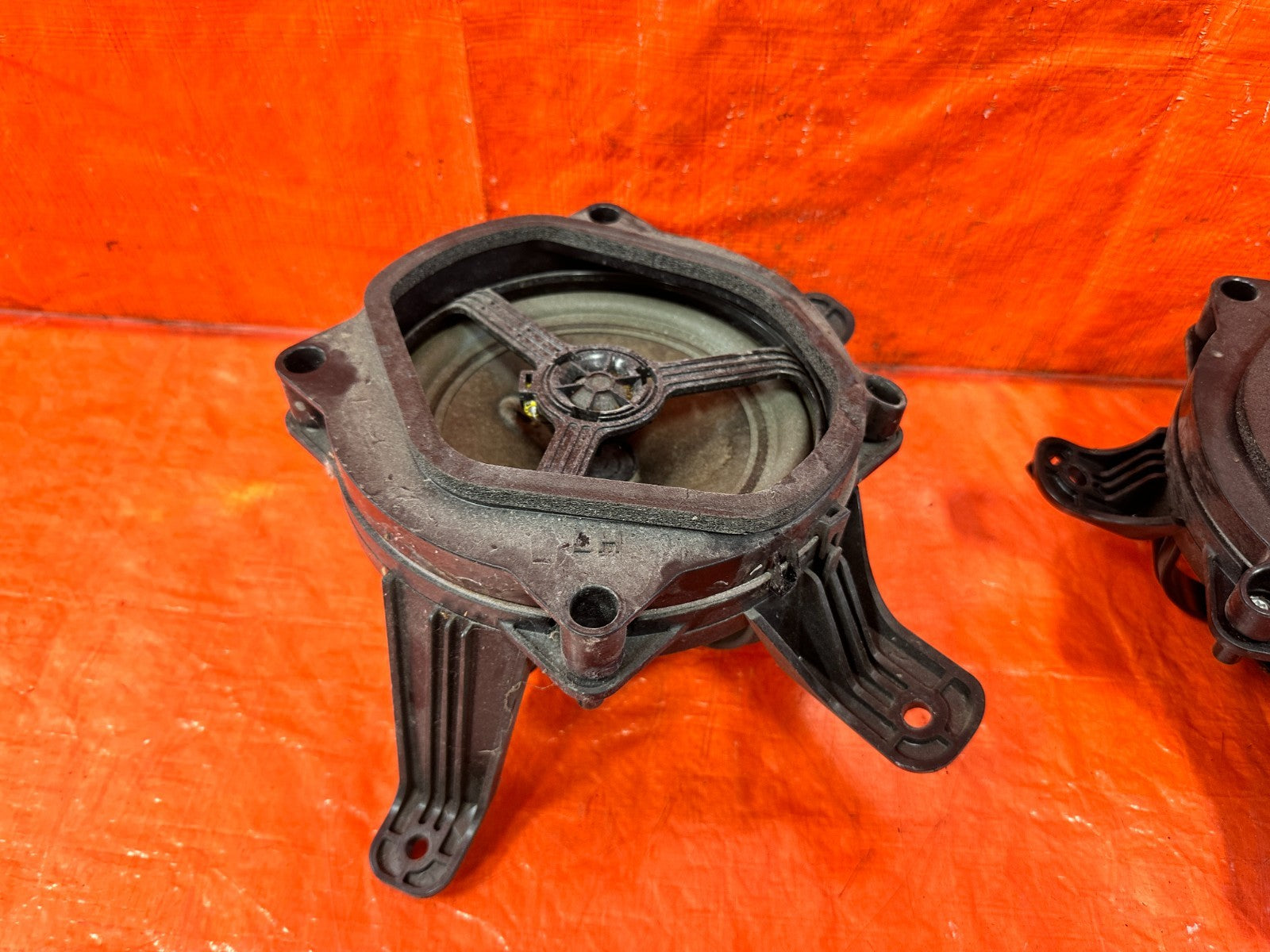 10 16 HYUNDAI GENESIS COUPE   REAR SPEAKER SET LEFT & RIGHT SPEAKERS   OEM 2992